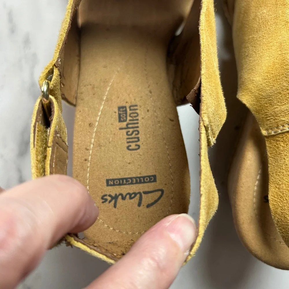Clarks Cushion Soft Mustard Yellow Suede Cork Wedge Sandals Womens 8 26108749